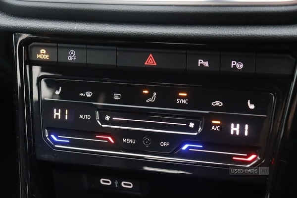 Used Volkswagen T-Roc 2023 for sale - 76296458: Photo 28