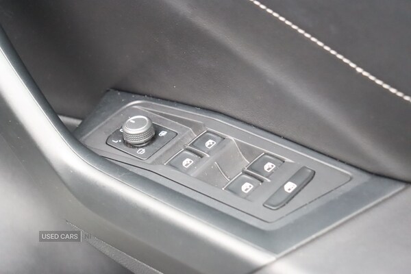 Used Volkswagen T-Roc 2023 for sale - 76296458: Photo 30