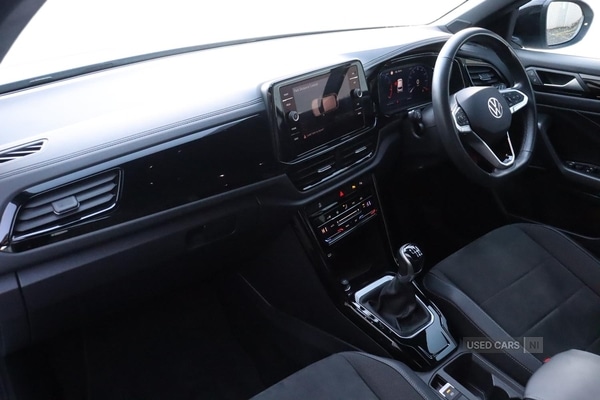 Used Volkswagen T-Roc 2023 for sale - 77231063: Photo 2
