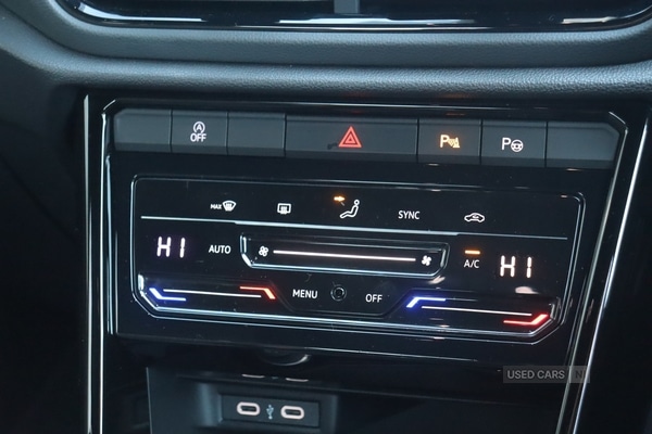 Used Volkswagen T-Roc 2023 for sale - 77231063: Photo 28