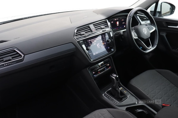 Used Volkswagen Tiguan 2022 for sale - 76743800: Photo 2