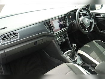 Used Volkswagen T-Roc 2018 for sale - 78935759: Photo
