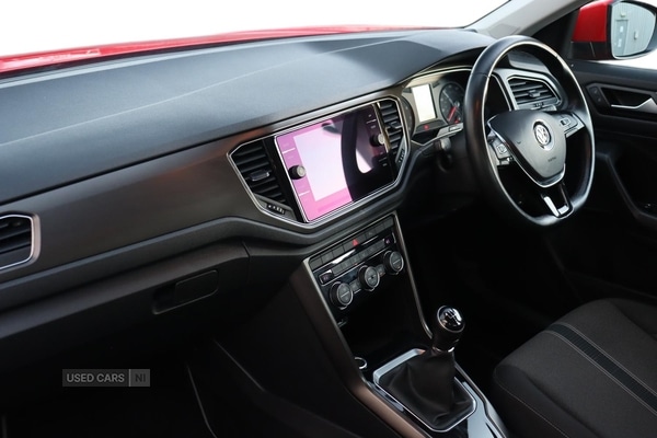 Used Volkswagen T-Roc 2018 for sale - 76998613: Photo 2