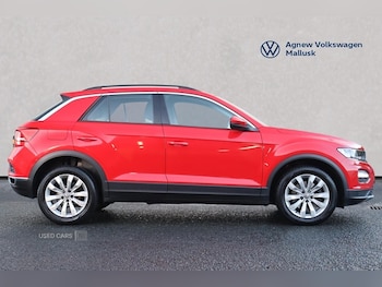 Used Volkswagen T-Roc 2018 for sale - 76998613: Photo
