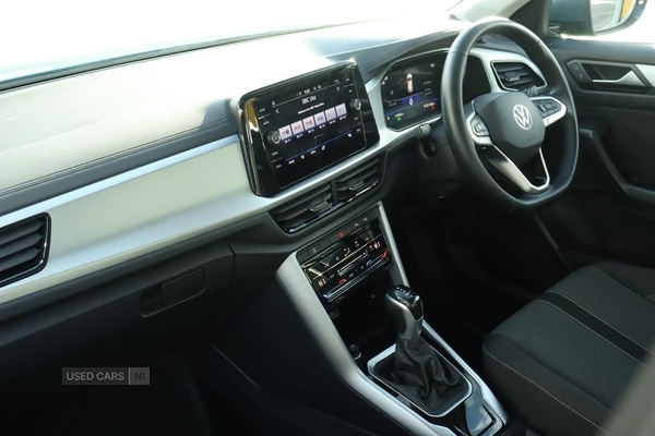 Used Volkswagen T-Roc 2023 for sale - 77809350: Photo 2