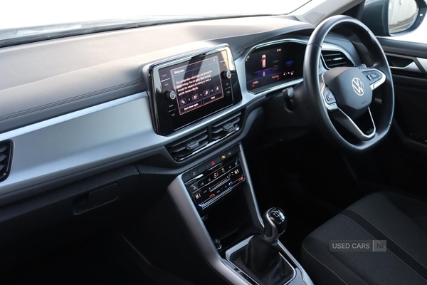 Used Volkswagen T-Roc 2023 for sale - 76646825: Photo 2