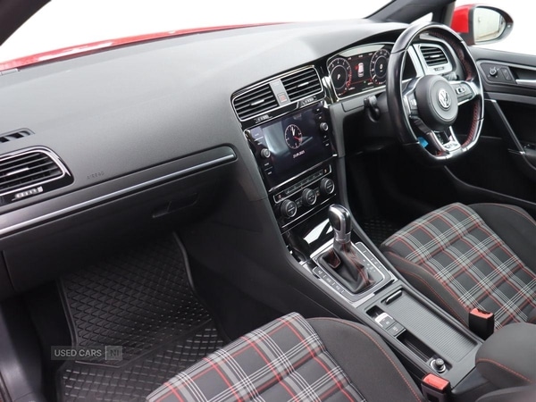 Used Volkswagen Golf 2018 for sale - 76095311: Photo 2