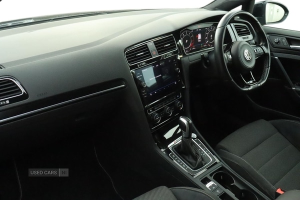 Used Volkswagen Golf 2019 for sale - 77769936: Photo 2