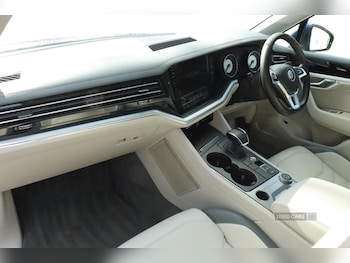 Used Volkswagen Touareg 2018 for sale - 78977292: Photo