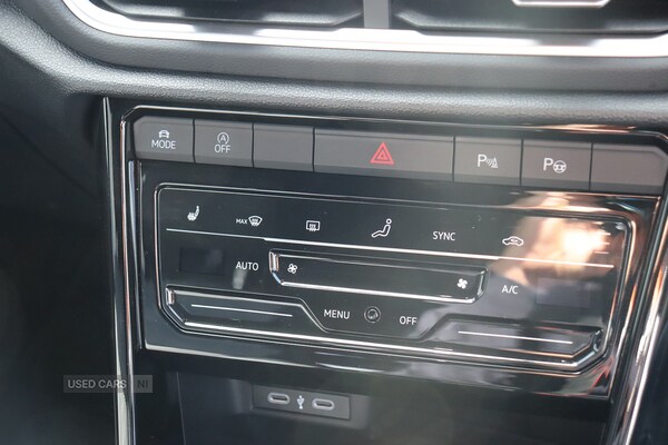 Used Volkswagen T-Roc 2024 for sale - 75553408: Photo 22