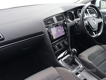 Used Volkswagen Golf 2019 for sale - 76153637: Photo 2