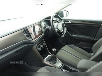 Used Volkswagen T-Roc 2019 for sale - 77697100: Photo