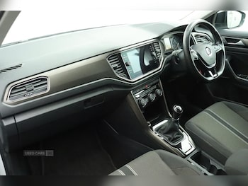 Used Volkswagen T-Roc 2018 for sale - 79117377: Photo