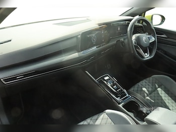Used Volkswagen Golf 2024 for sale - 79396875: Photo