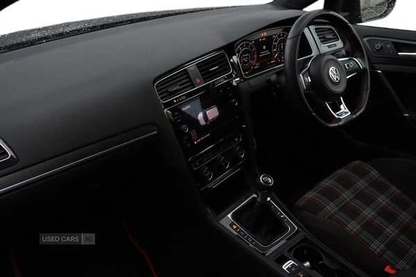 Used Volkswagen Golf 2019 for sale - 77359476: Photo 2