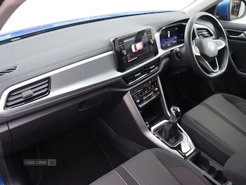 Used Volkswagen T-Roc 2023 for sale - 76201895: Photo 2