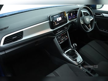 Used Volkswagen T-Roc 2023 for sale - 77634240: Photo