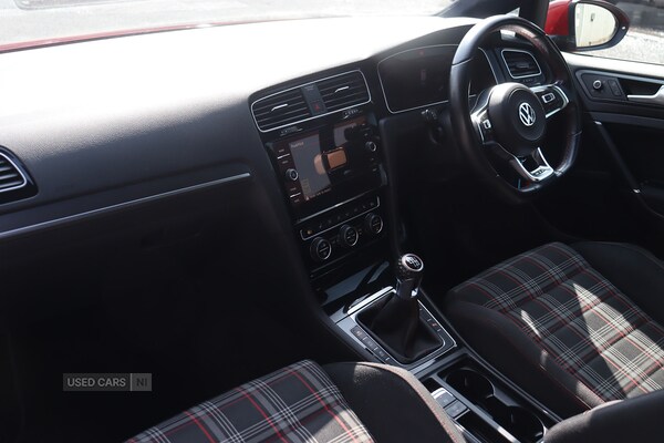 Used Volkswagen Golf 2019 for sale - 75590264: Photo 2