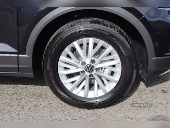 Used Volkswagen T-Roc 2024 for sale - 75979105: Photo 2