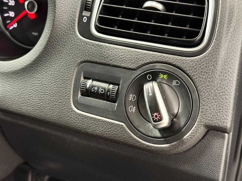 Used Volkswagen Polo 2011 for sale - 78110493: Photo 30