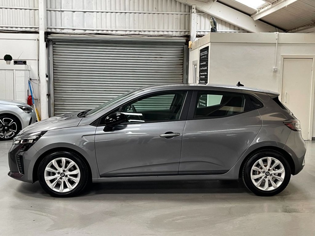 Used Renault Clio 2024 for sale - 77332508: Photo 17