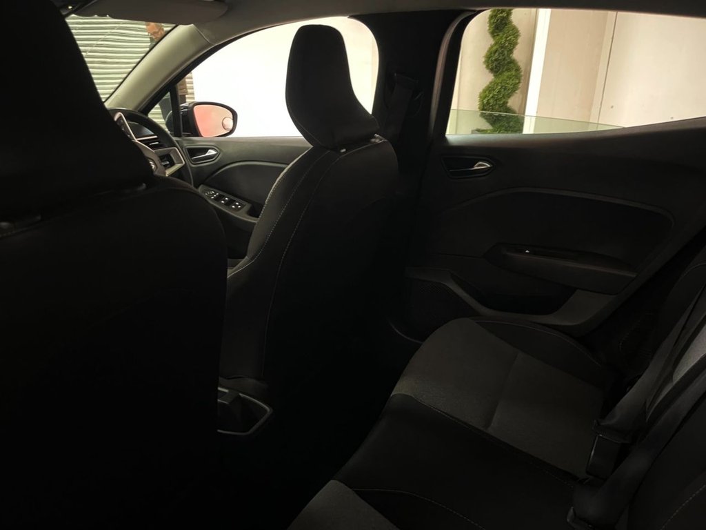 Used Renault Clio 2024 for sale - 77332508: Photo 40