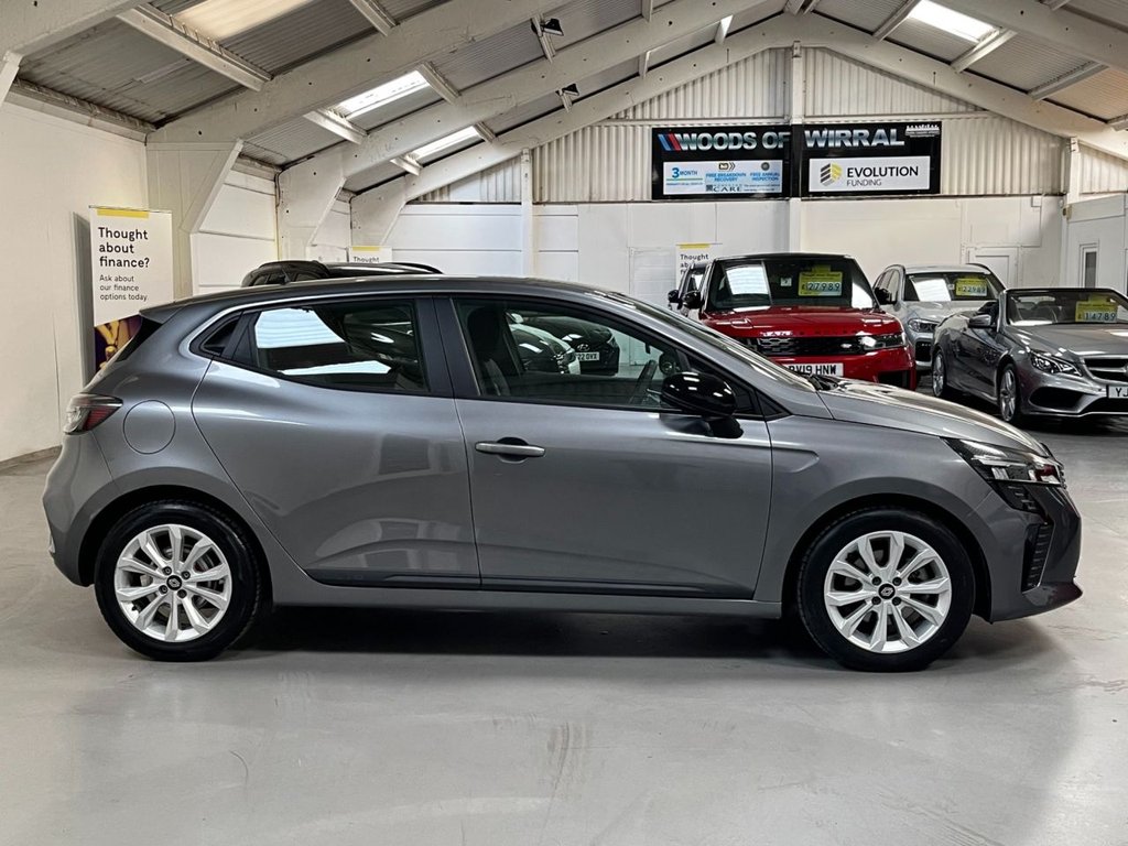 Used Renault Clio 2024 for sale - 77332508: Photo 5