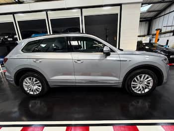 Used Volkswagen Touareg 2018 for sale - 79790911: Photo