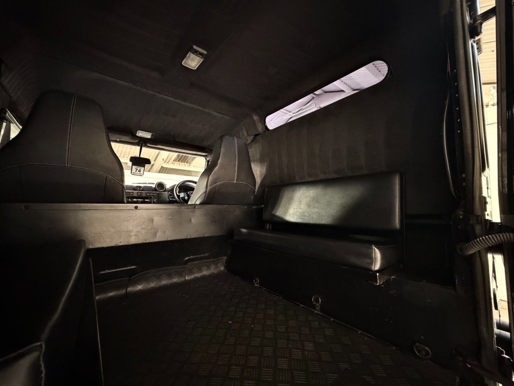 Used Land Rover Defender 2011 for sale - 77369921: Photo 37