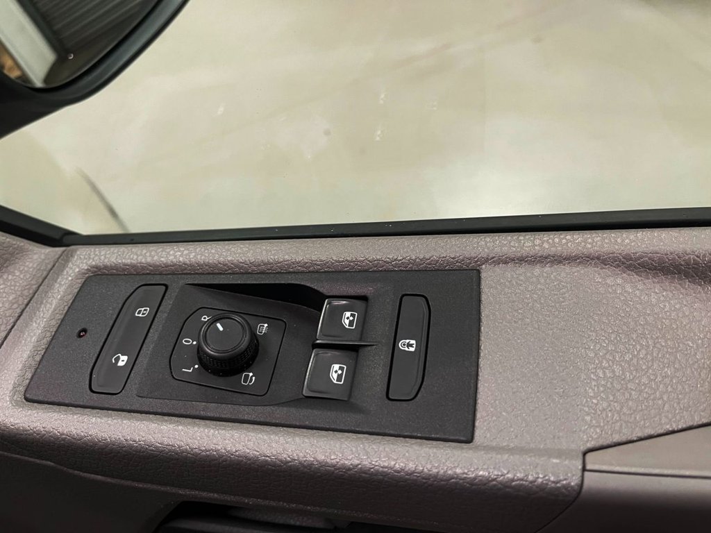 Used Volkswagen Transporter 2022 for sale - 77332488: Photo 32