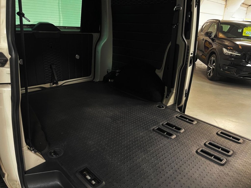 Used Volkswagen Transporter 2022 for sale - 77332488: Photo 42