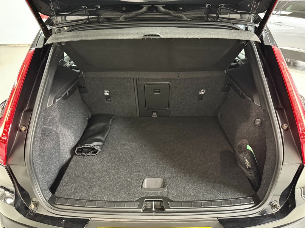 Used Volvo XC40 2022 for sale - 77332489: Photo 41