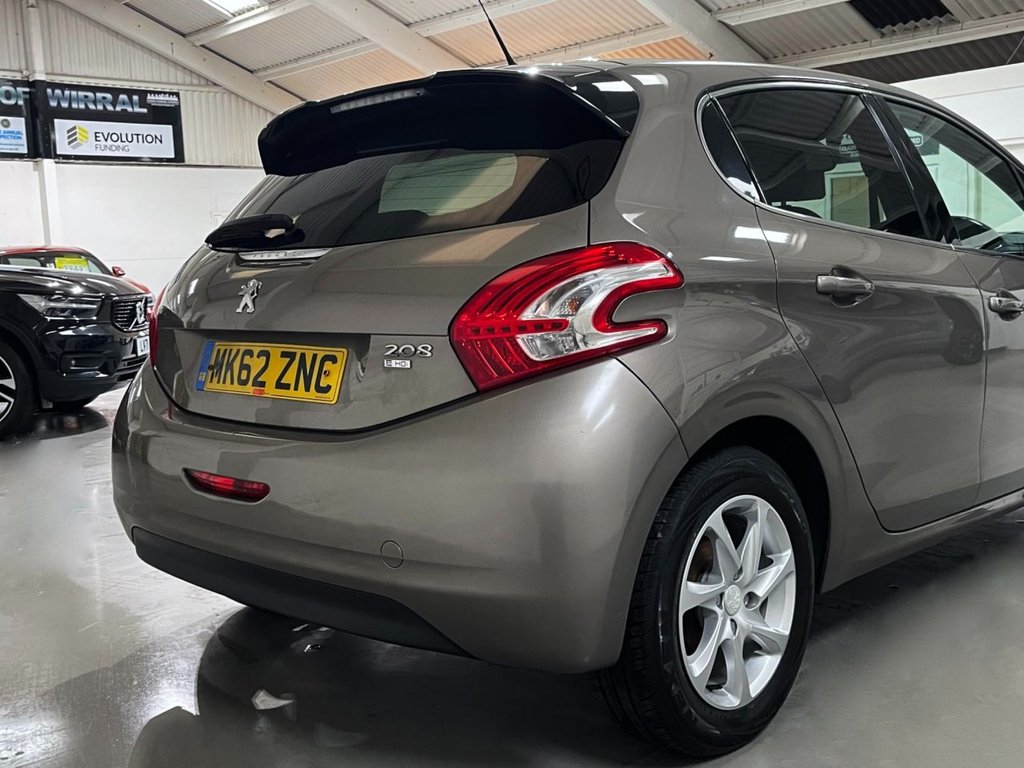 Used Peugeot 208 2012 for sale - 77332503: Photo 15