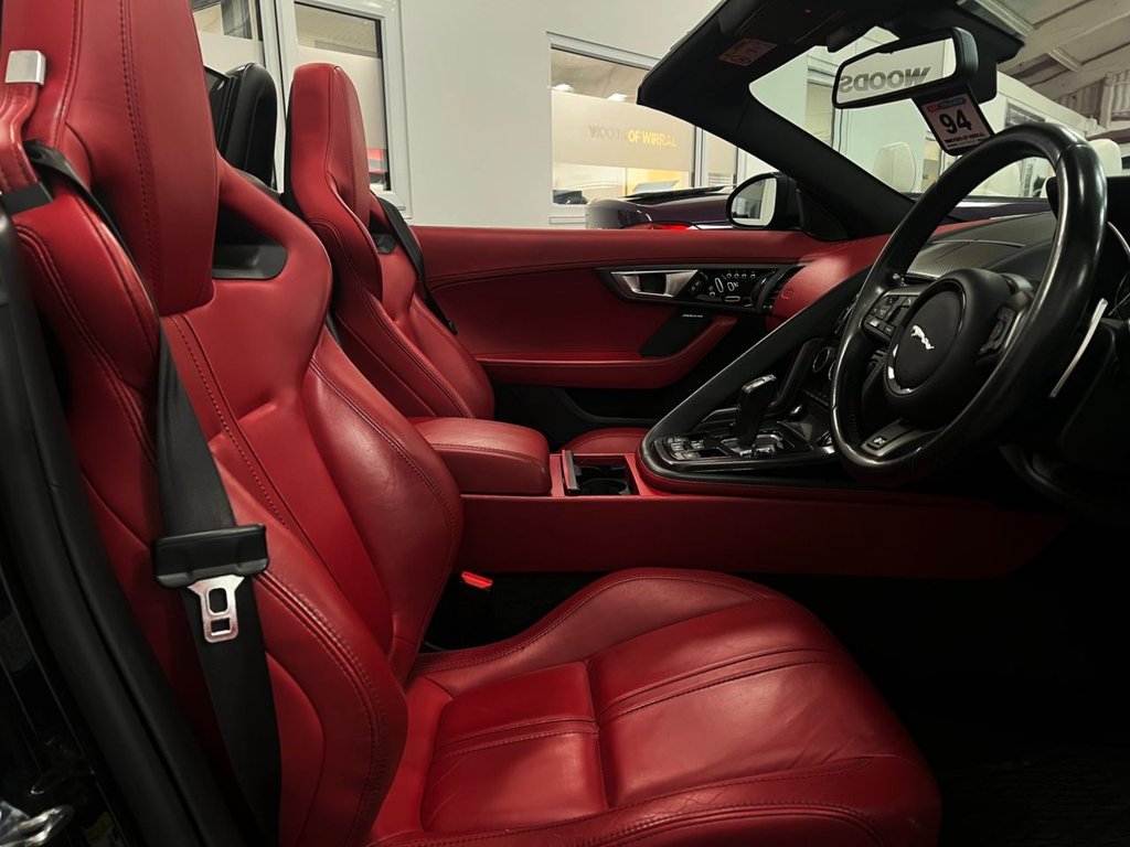 Used Jaguar F-Type 2015 for sale - 77779903: Photo 2