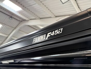 Used Volkswagen Transporter 2015 for sale - 77680538: Photo