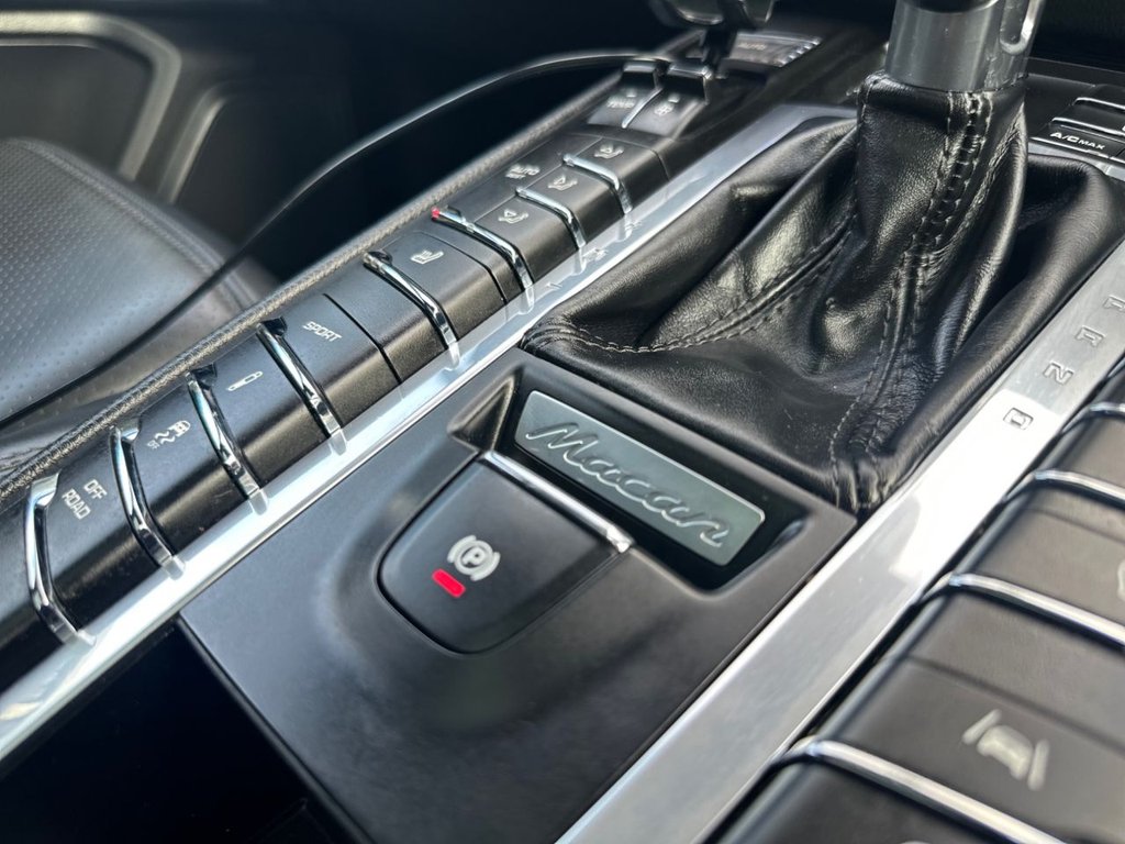 Used Porsche Macan 2018 for sale - 77452049: Photo 16