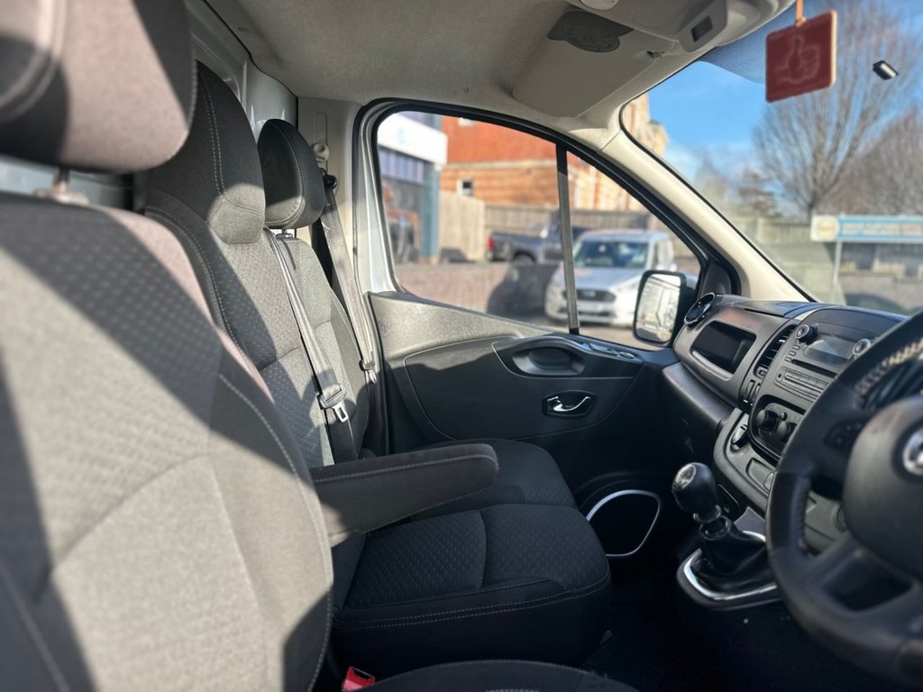 Used Vauxhall Vivaro 2016 for sale - 77176504: Photo 14