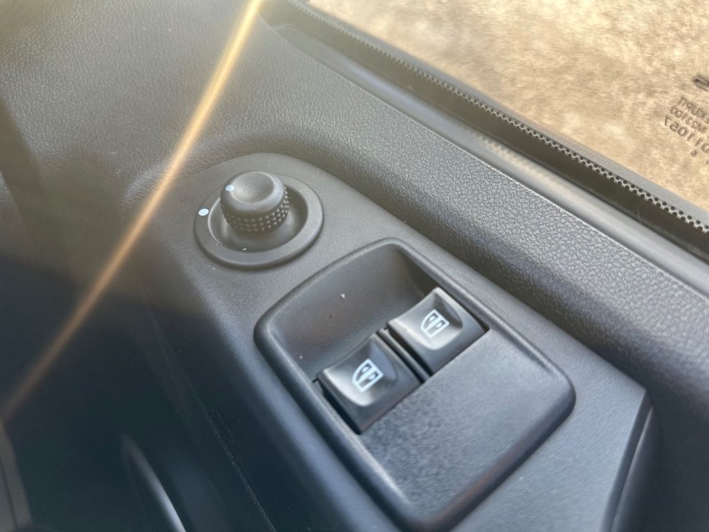 Used Vauxhall Vivaro 2016 for sale - 77176504: Photo 27