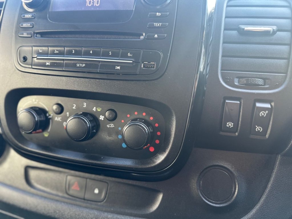 Used Vauxhall Vivaro 2016 for sale - 77176504: Photo 32