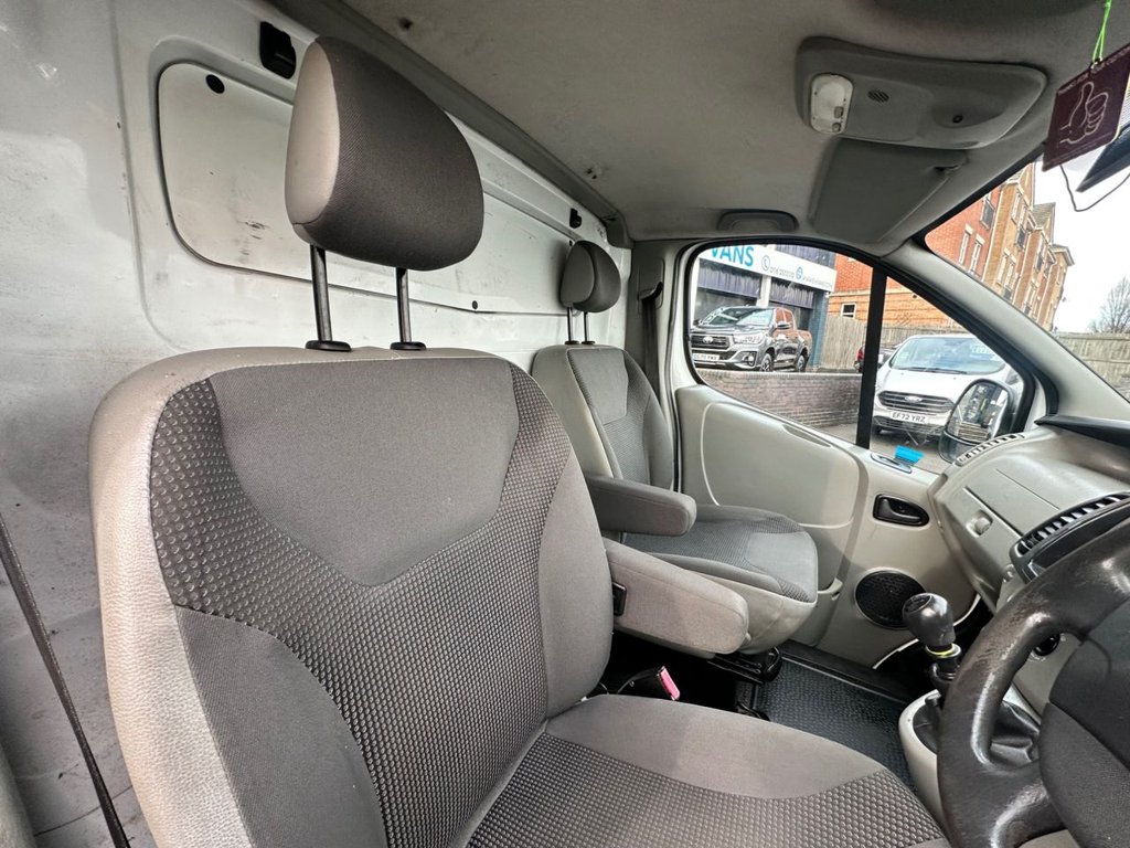 Used Vauxhall Vivaro 2011 for sale - 77452303: Photo 6