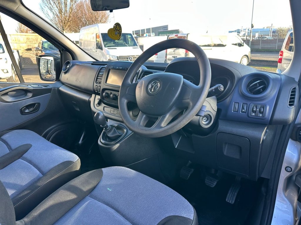 Used Vauxhall Vivaro 2017 for sale - 77176497: Photo 10