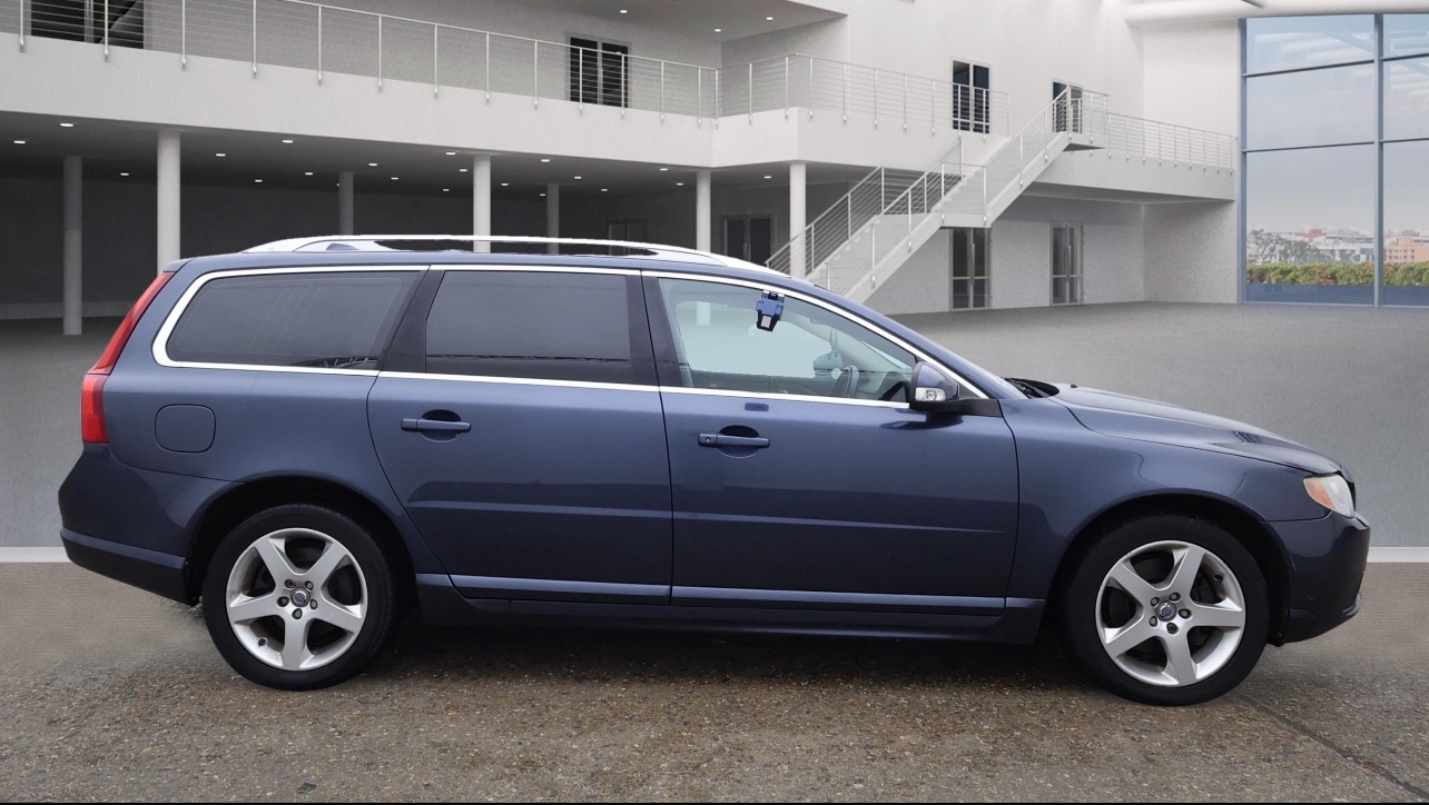 Used Volvo V70 2008 for sale - 76380365: Photo 2