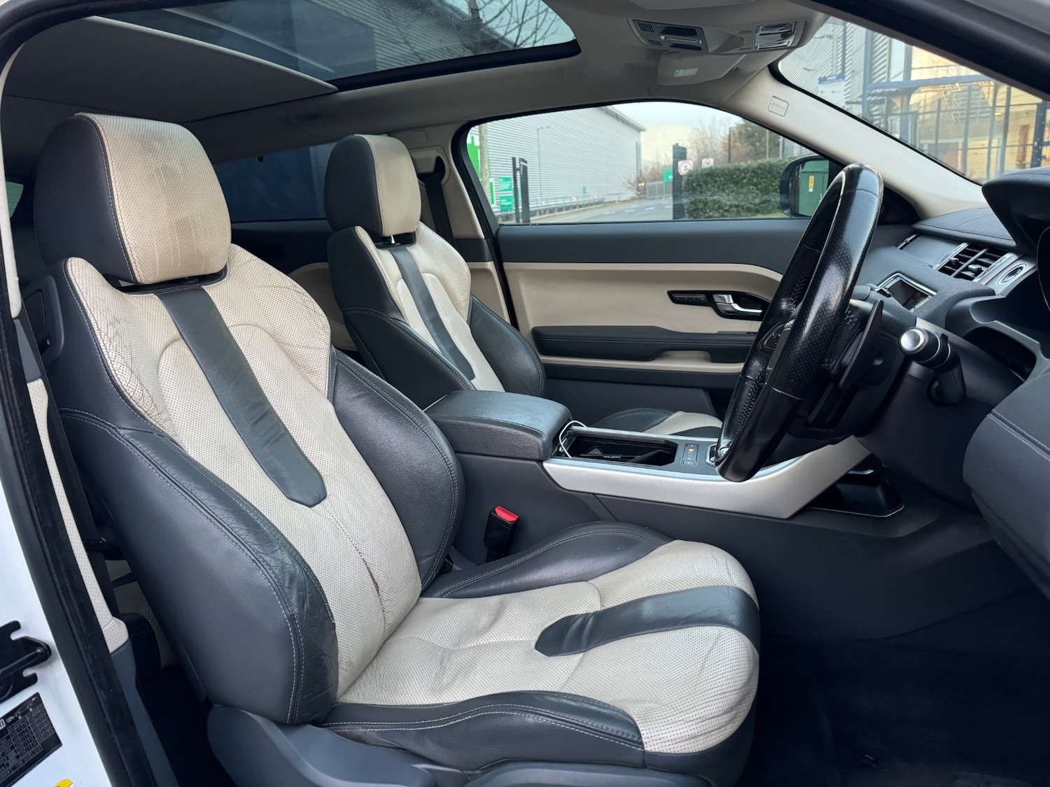 Used Land Rover Range Rover Evoque 2011 for sale - 77457248: Photo 6