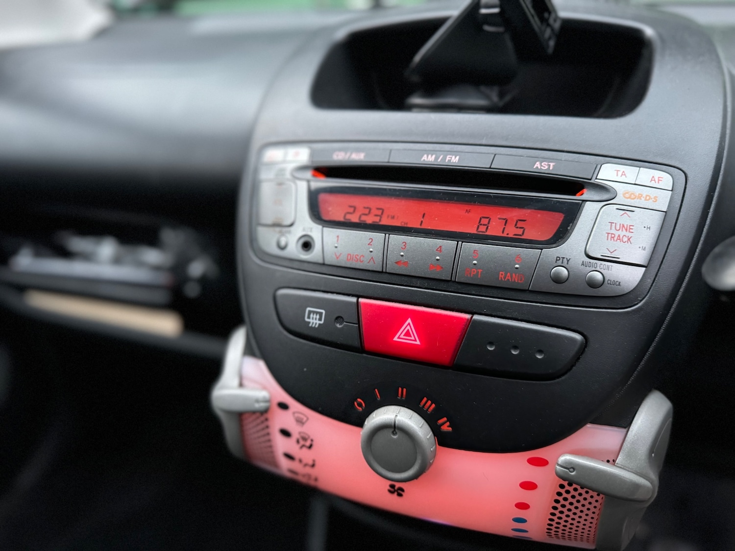 Used Toyota AYGO 2012 for sale - 77457155: Photo 12