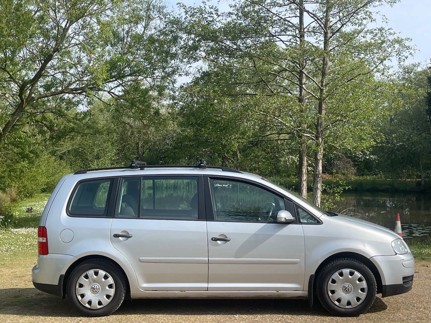 Used Volkswagen Touran 2005 for sale - 76941910: Photo 2