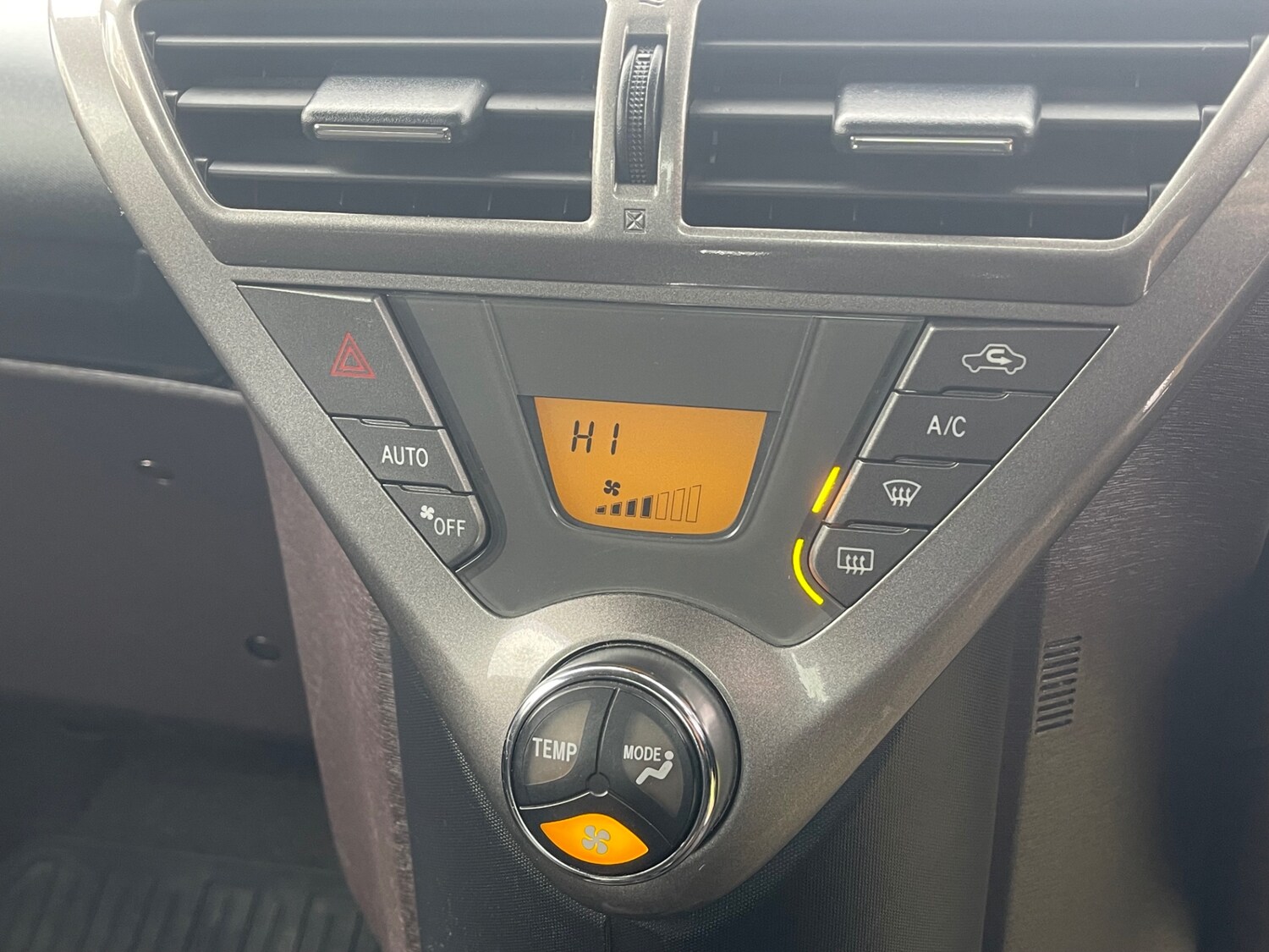 Used Toyota IQ 2009 for sale - 76511742: Photo 12