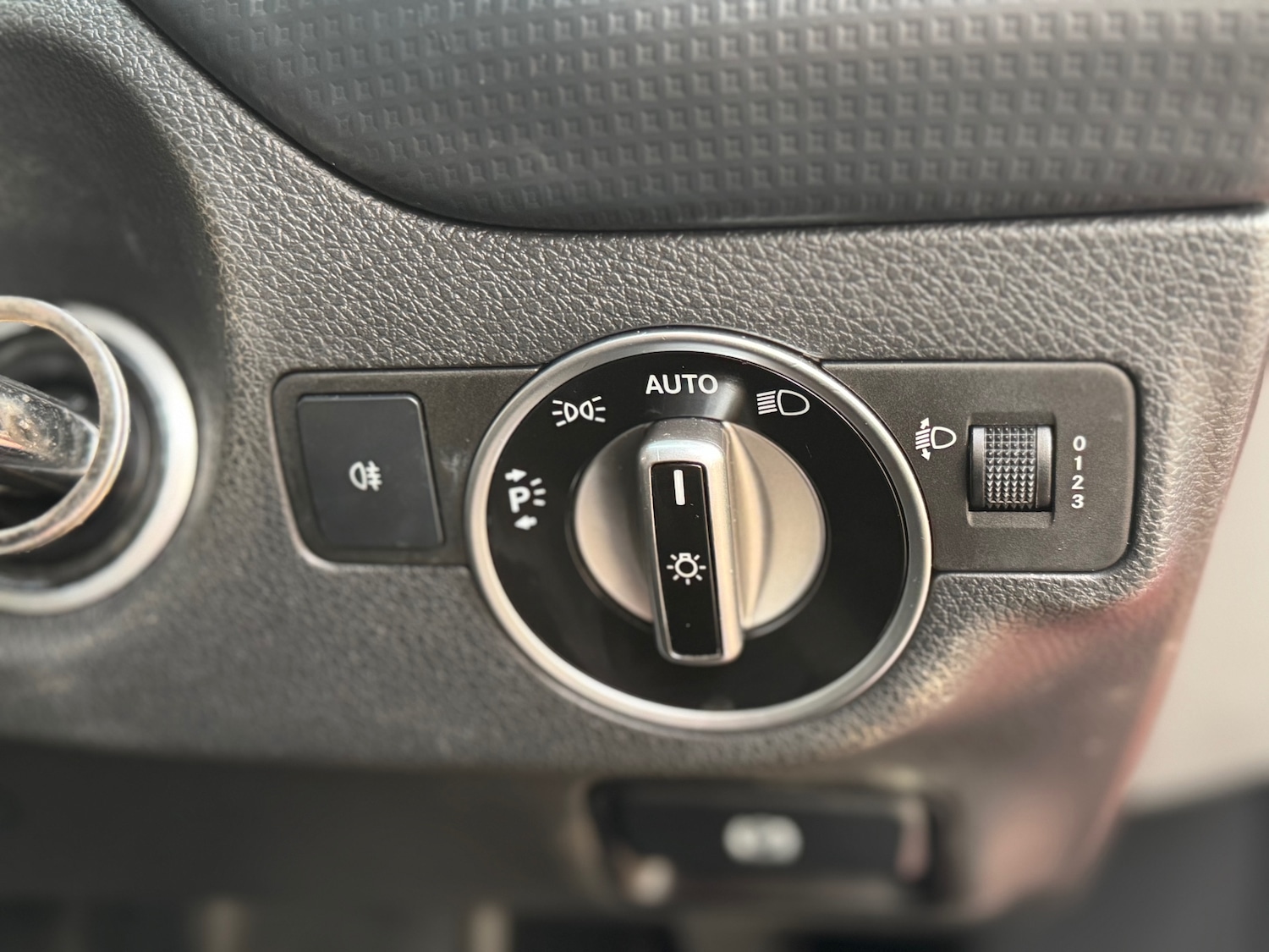 Used Mercedes-Benz A-Class 2013 for sale - 76757464: Photo 16