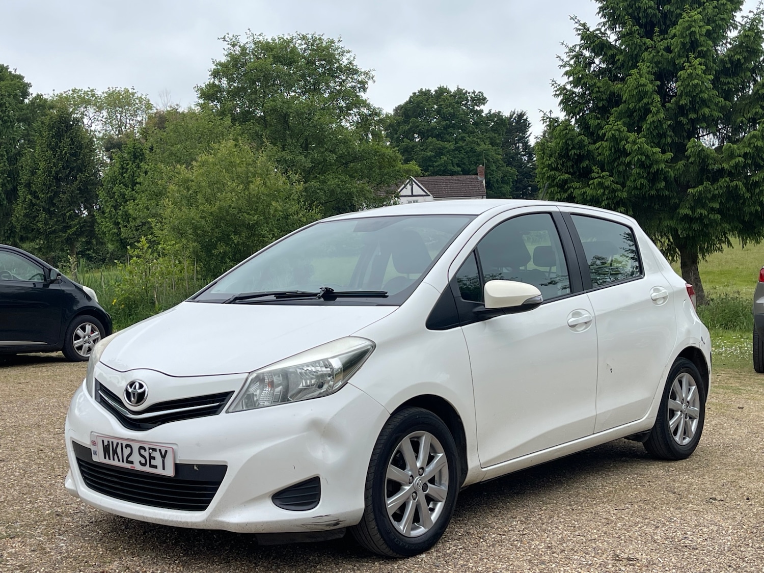 Used Toyota Yaris 2012 for sale - 76258937: Photo 2