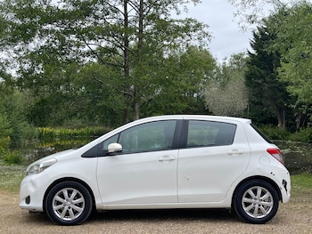 Used Toyota Yaris 2012 for sale - 76258937: Photo
