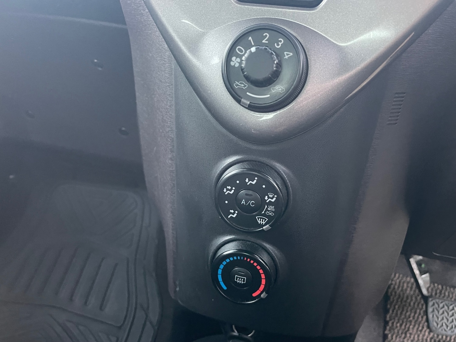 Used Toyota IQ 2009 for sale - 76606818: Photo 15